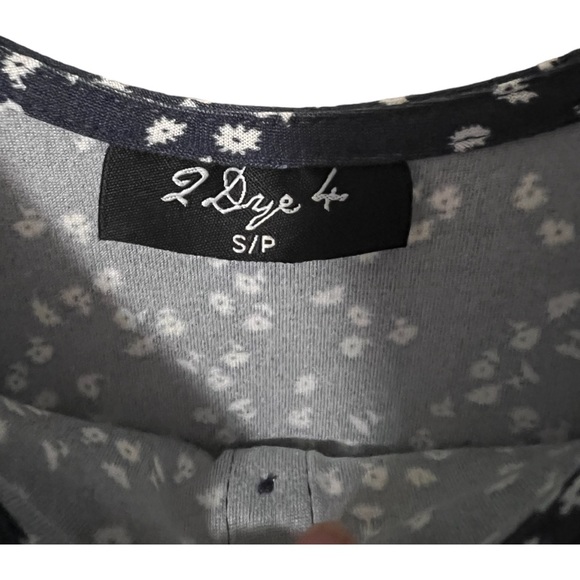 A 2 Dye 4 dress in size small - Picture 4 of 7